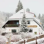 Lägenhetshotell Schwarzwald-hotel Kraeutle